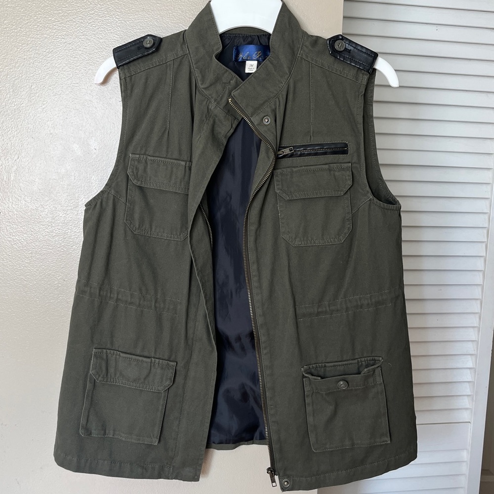 Cargo vest